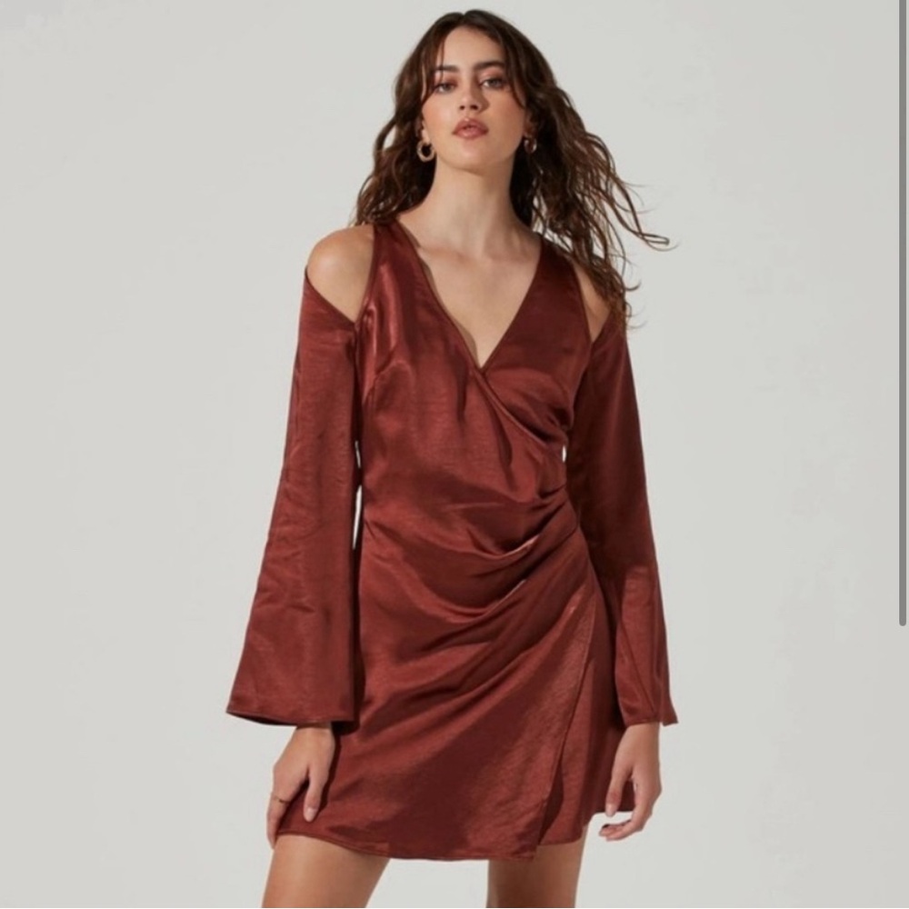 Astr the label rust satin mini dress size medium